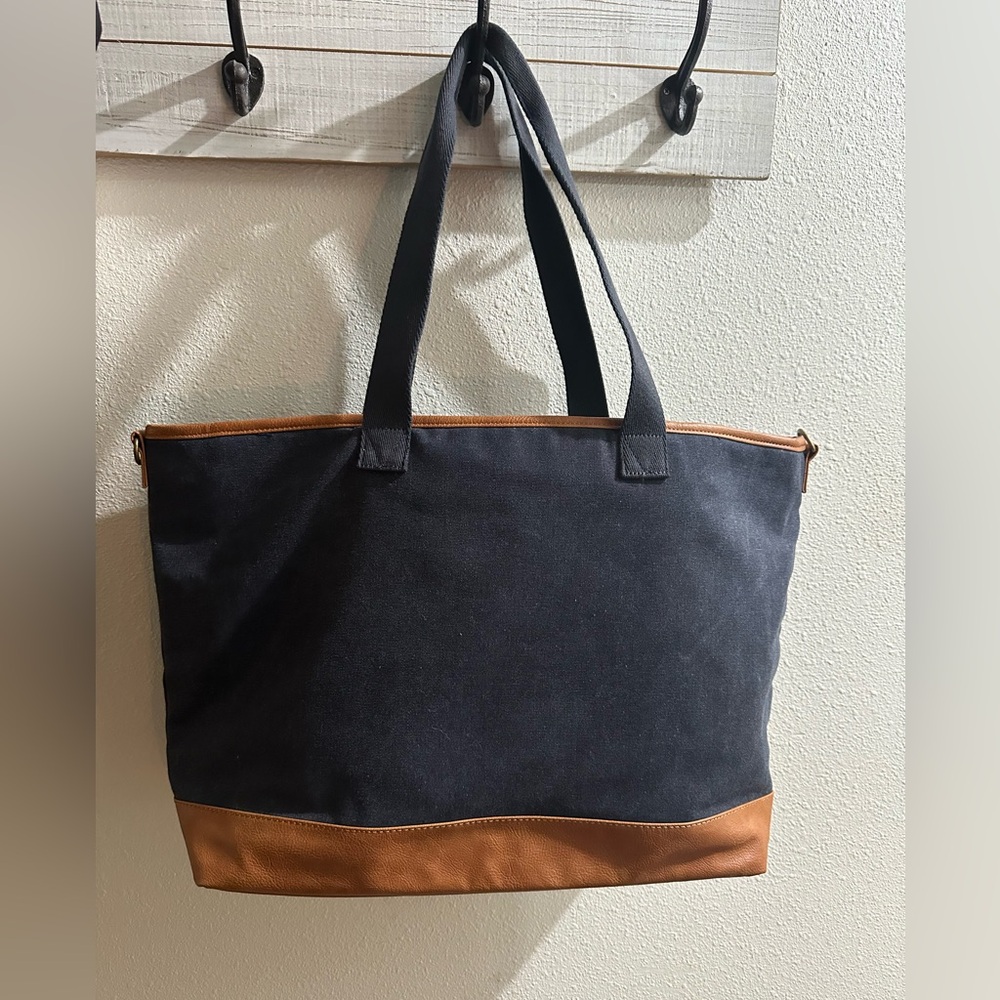 Thirty-One Navy and Brown Zippered Bag